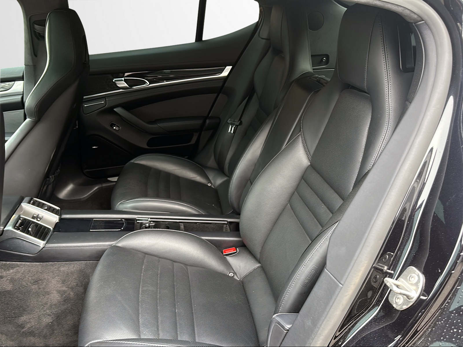 PORSCHE Panamera GTS 4.8 PDK-image-15