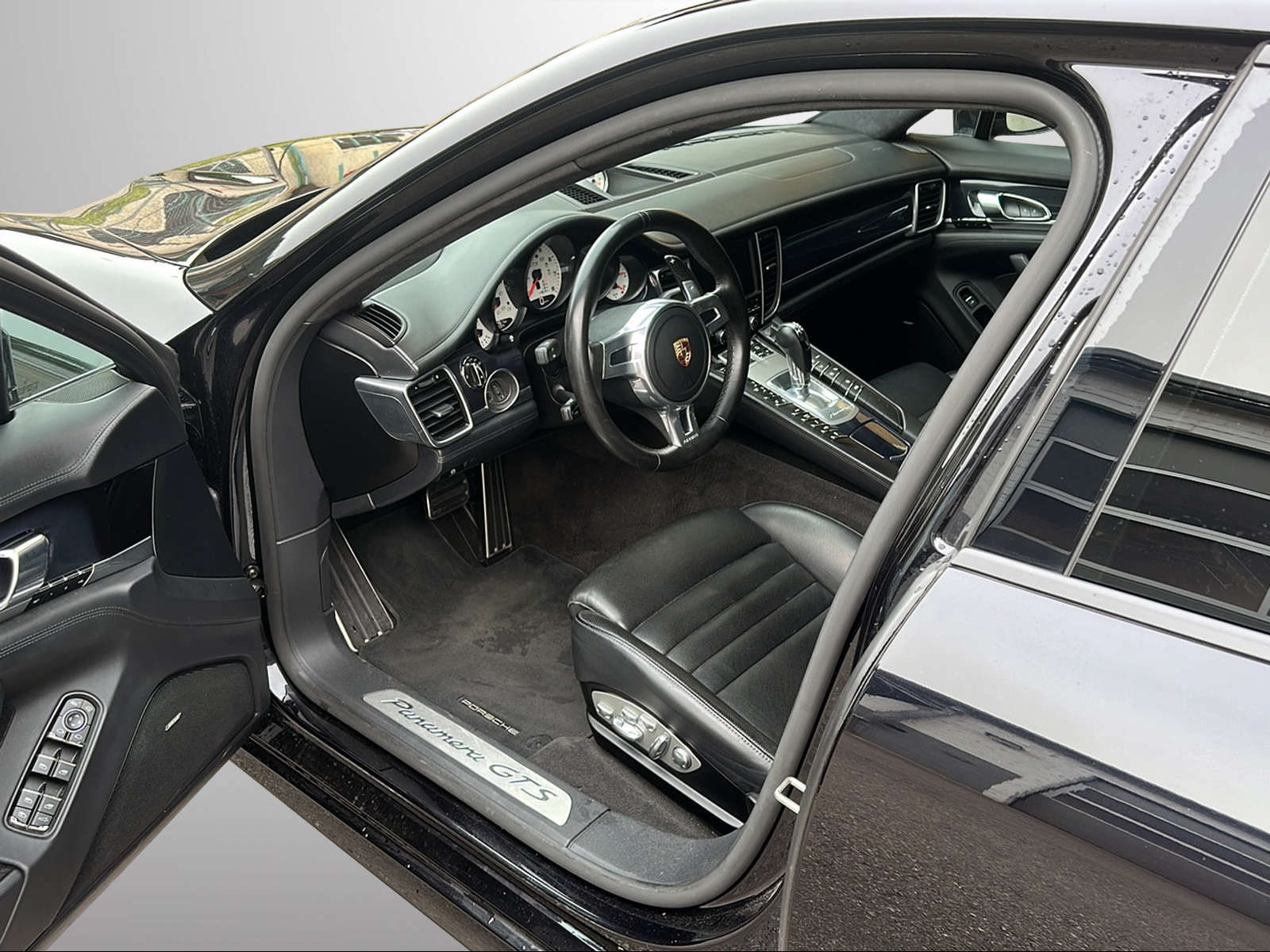 PORSCHE Panamera GTS 4.8 PDK-image-12