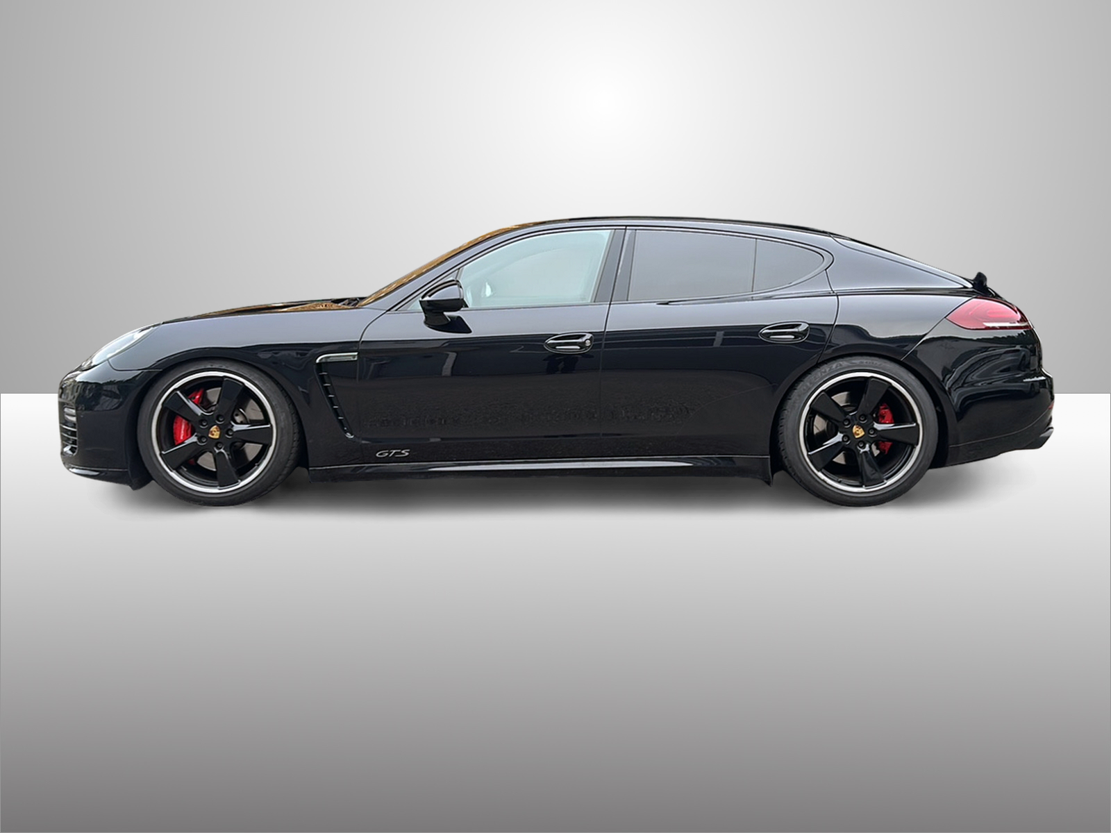 PORSCHE Panamera GTS 4.8 PDK-image-2