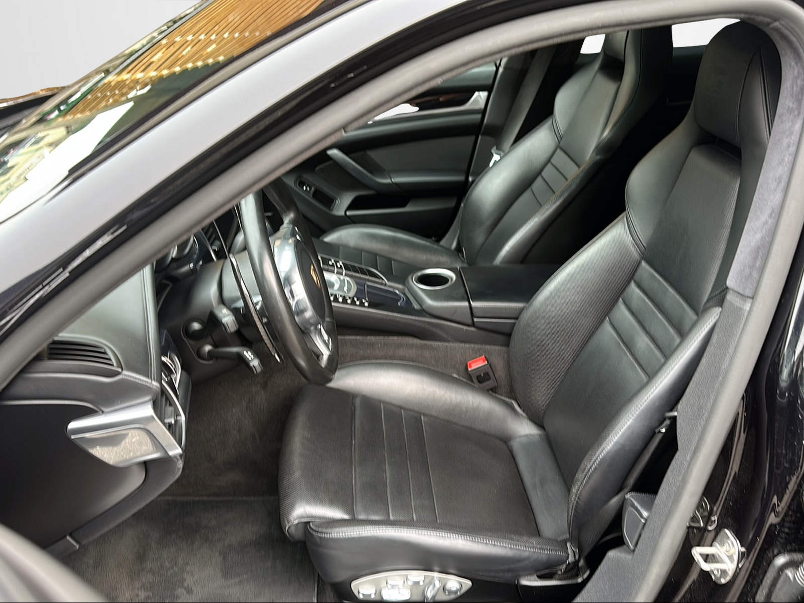 PORSCHE Panamera GTS 4.8 PDK-image-14