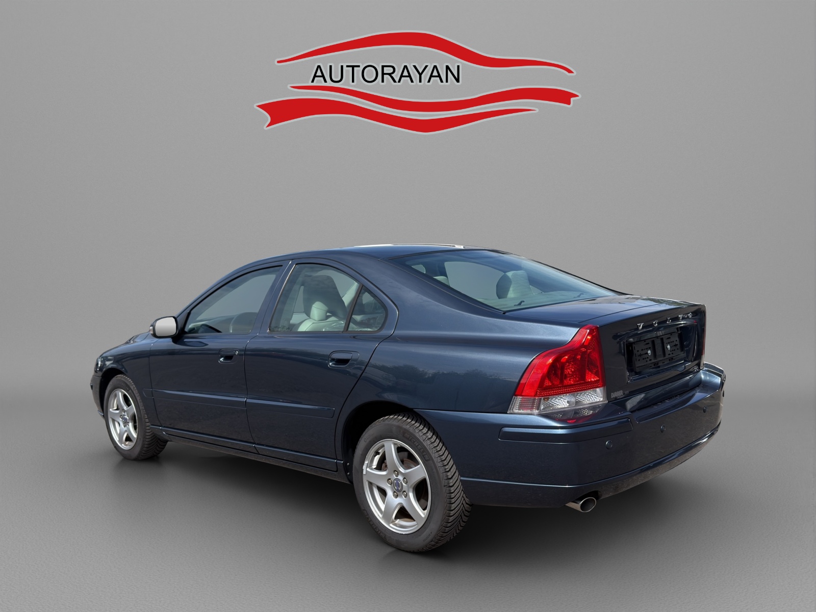 VOLVO S60 2.5T AWD Momentum-image-5
