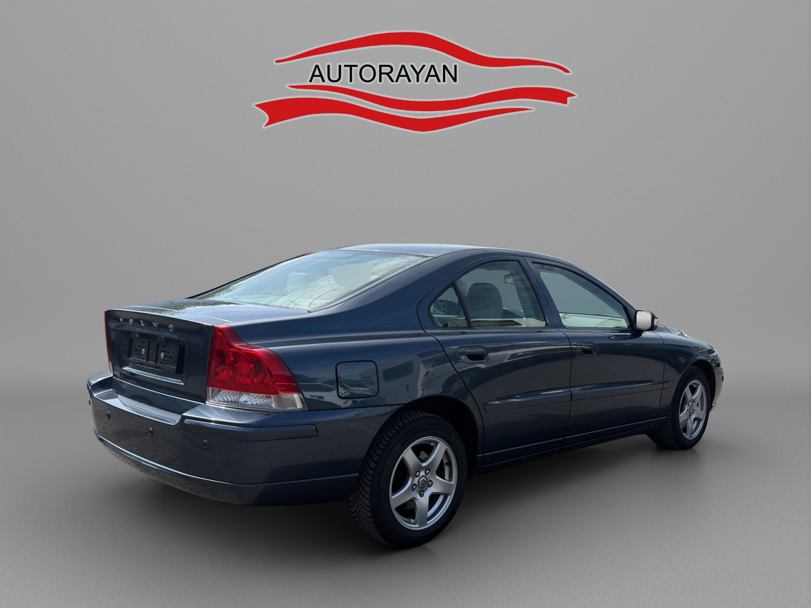 VOLVO S60 2.5T AWD Momentum-image-4