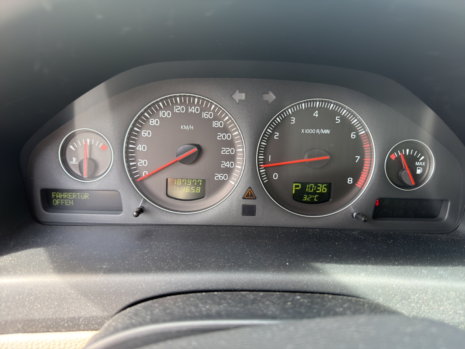 VOLVO S60 2.5T AWD Momentum-image-8