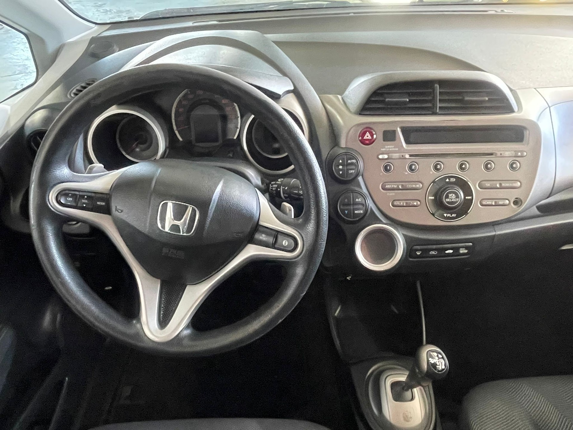 HONDA Jazz 1.4i Elegance i-Shift-image-11