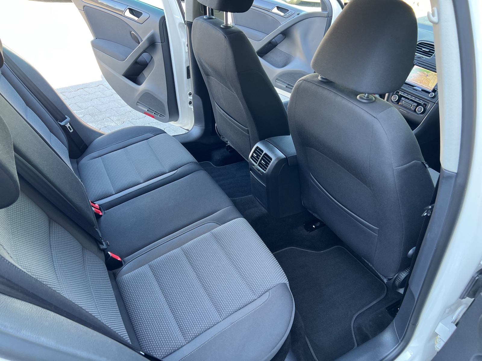 VW Golf 1.4 TSI Team DSG-image-7