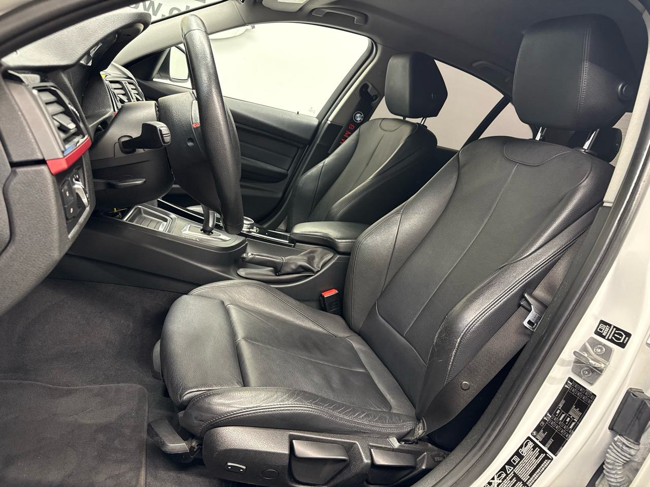 BMW 320d xDrive Sport Line Steptronic-image-3