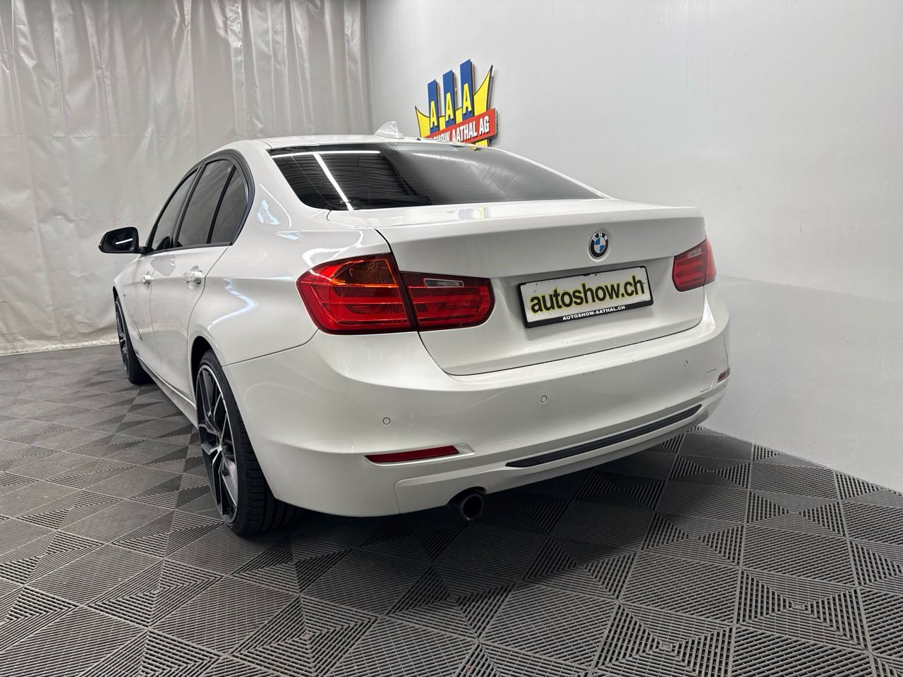 BMW 320d xDrive Sport Line Steptronic-image-11