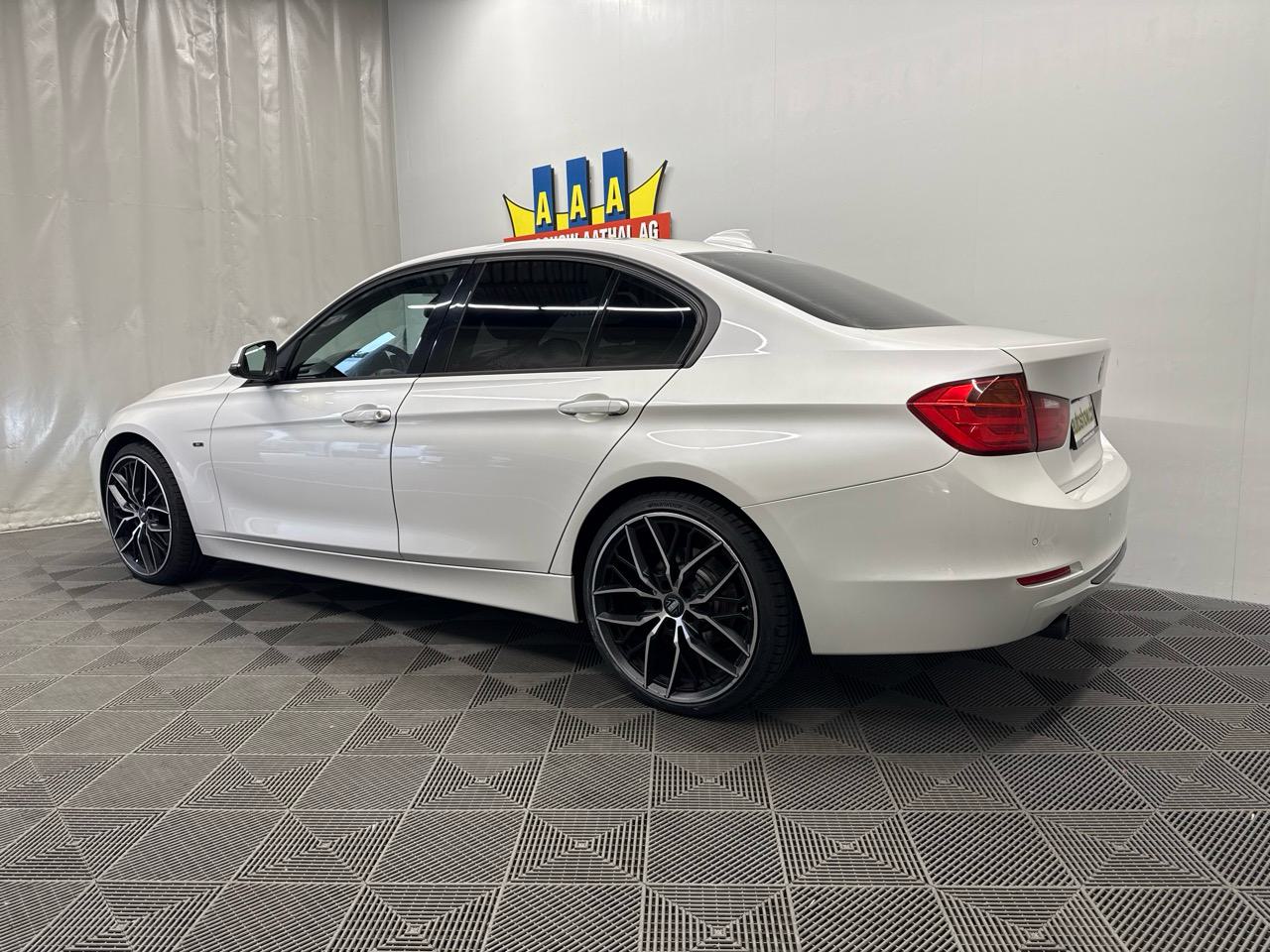 BMW 320d xDrive Sport Line Steptronic-image-1