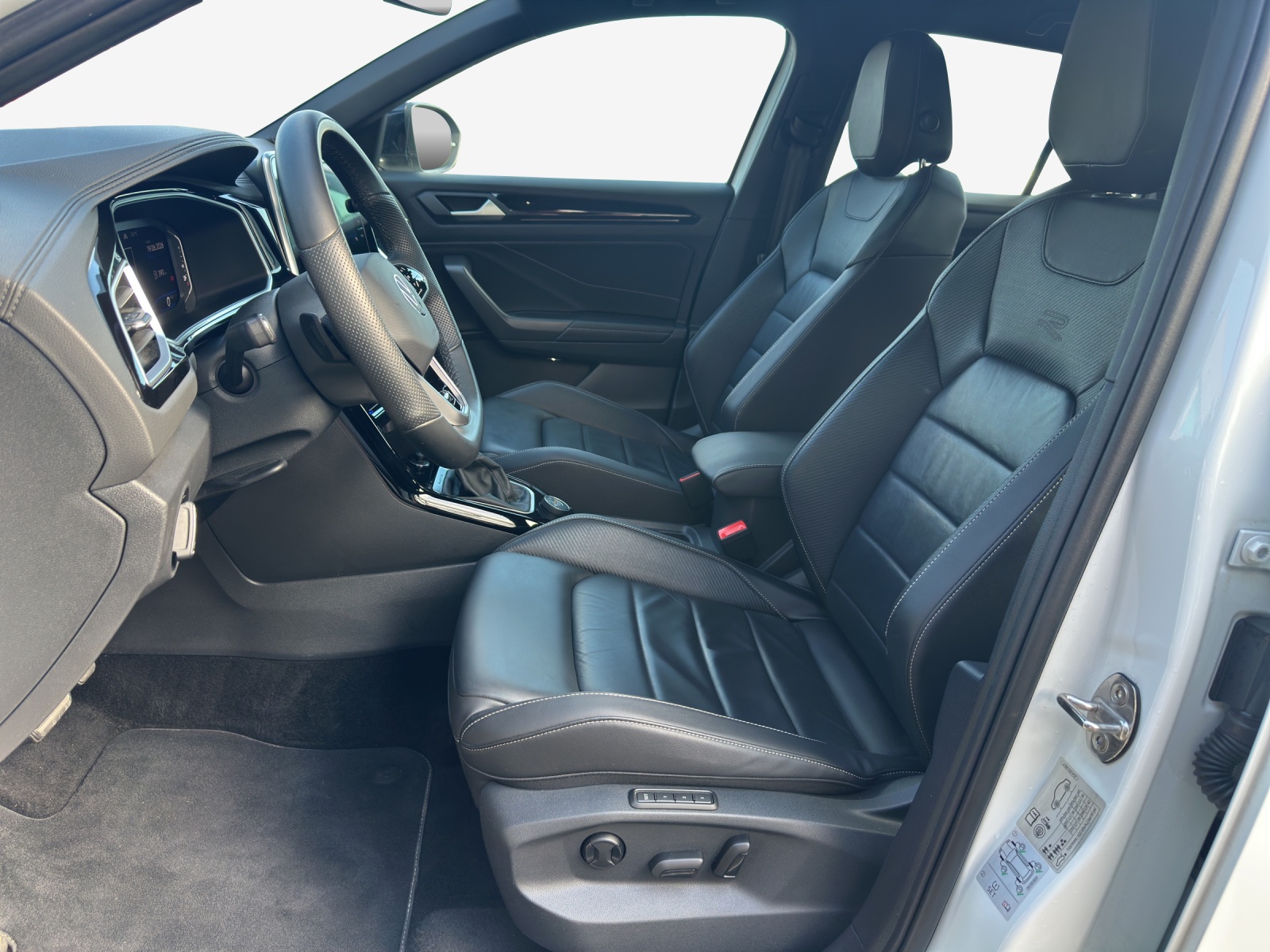 VW T-Roc 2.0 TSI R-Line DSG 4Motion-image-7