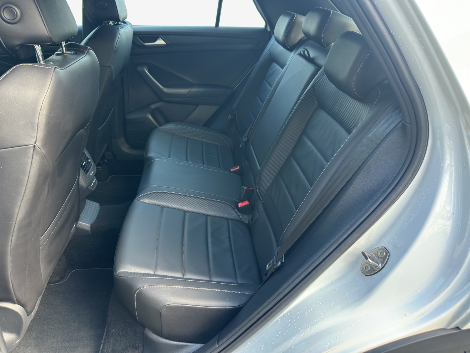 VW T-Roc 2.0 TSI R-Line DSG 4Motion-image-11