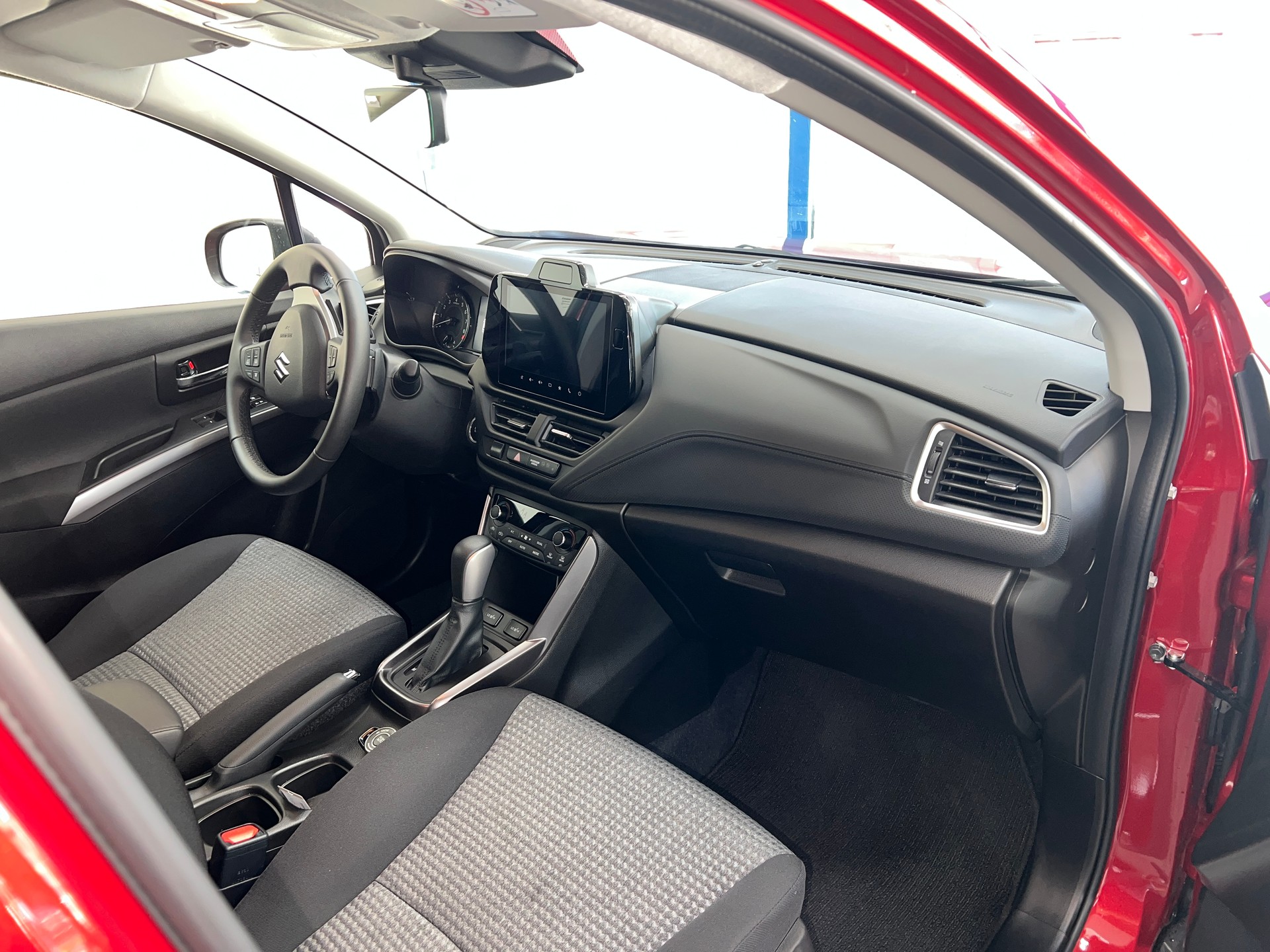SUZUKI S-Cross 1.4 16V Compact Top 4WD Automatic-image-6