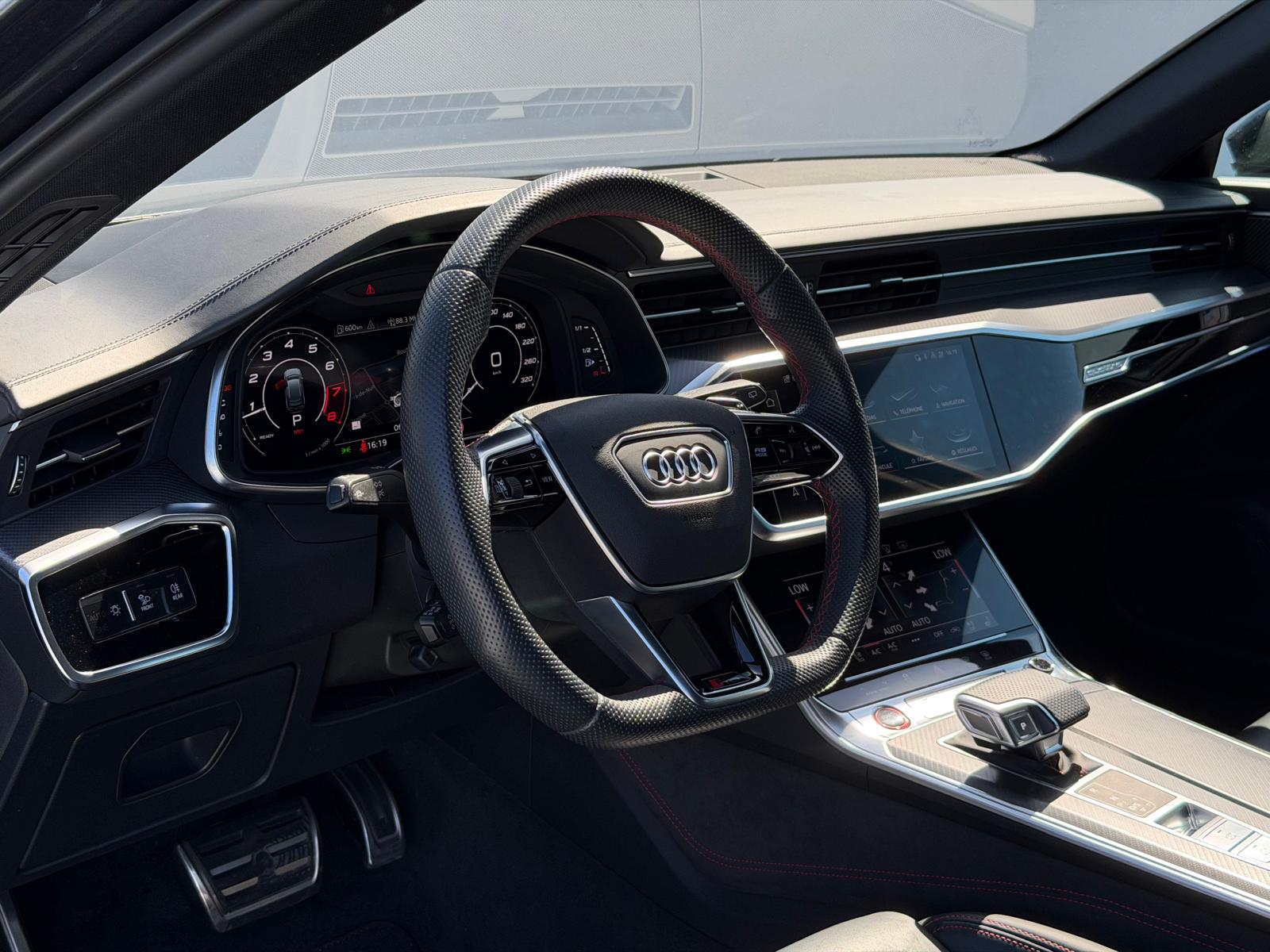 AUDI RS6 Avant 4.0 TFSI V8 quattro-image-10