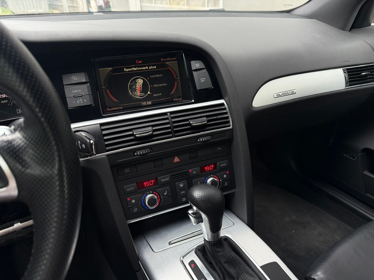 AUDI RS6 Avant 5.0 TFSI V10 quattro tiptronic-image-14