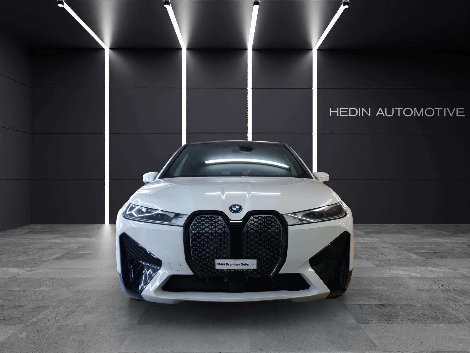 BMW iX xDrive40-image-7