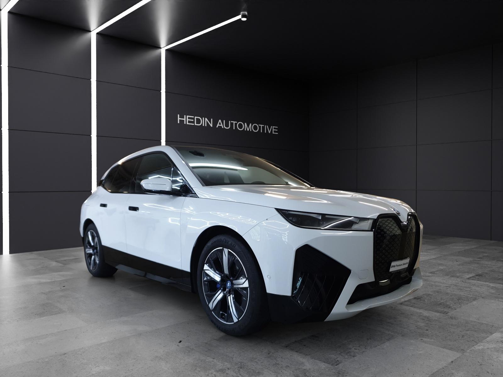BMW iX xDrive40-image-6
