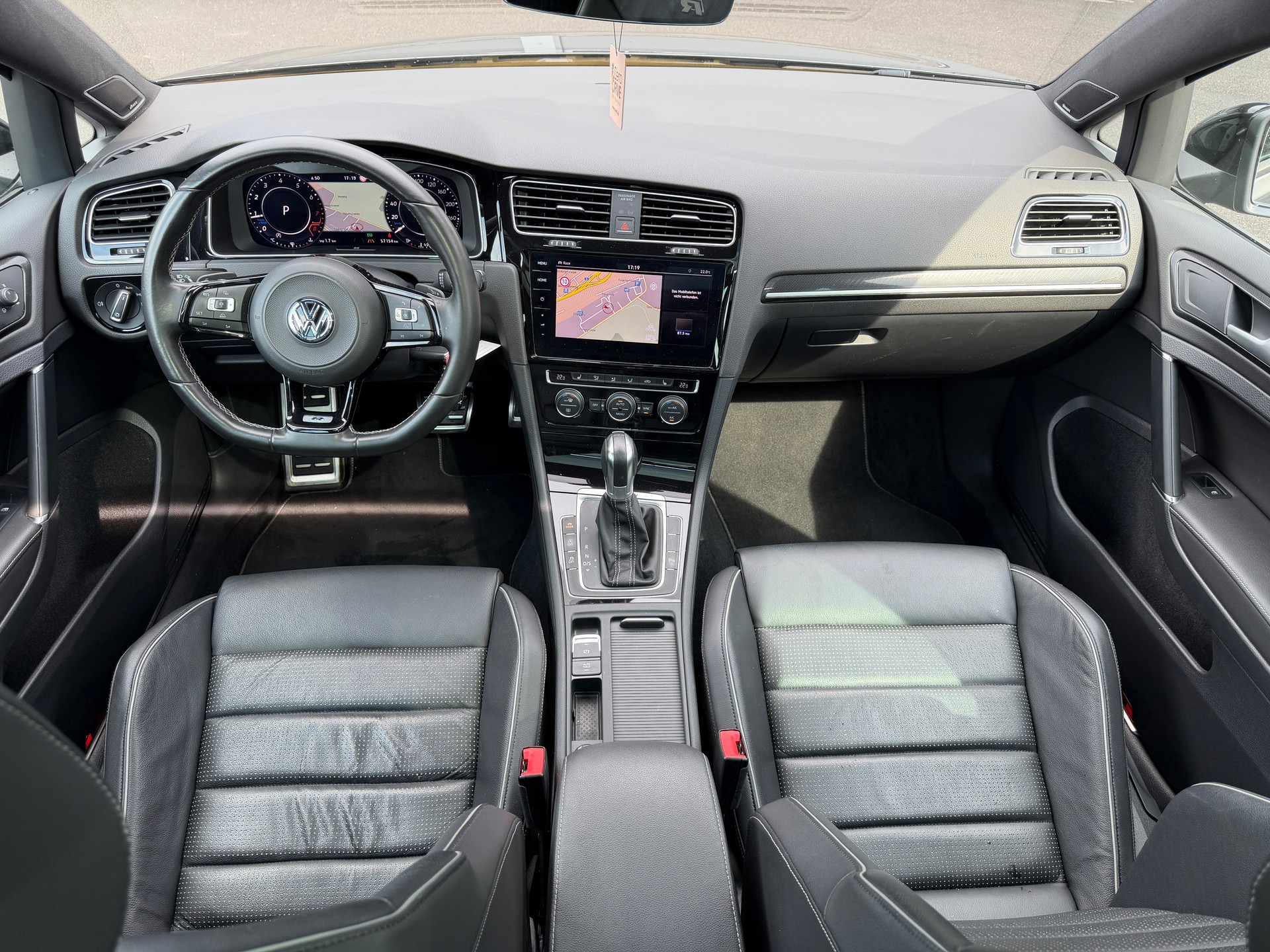 VW Golf Variant 2.0 TSI R 4Motion DSG-image-5