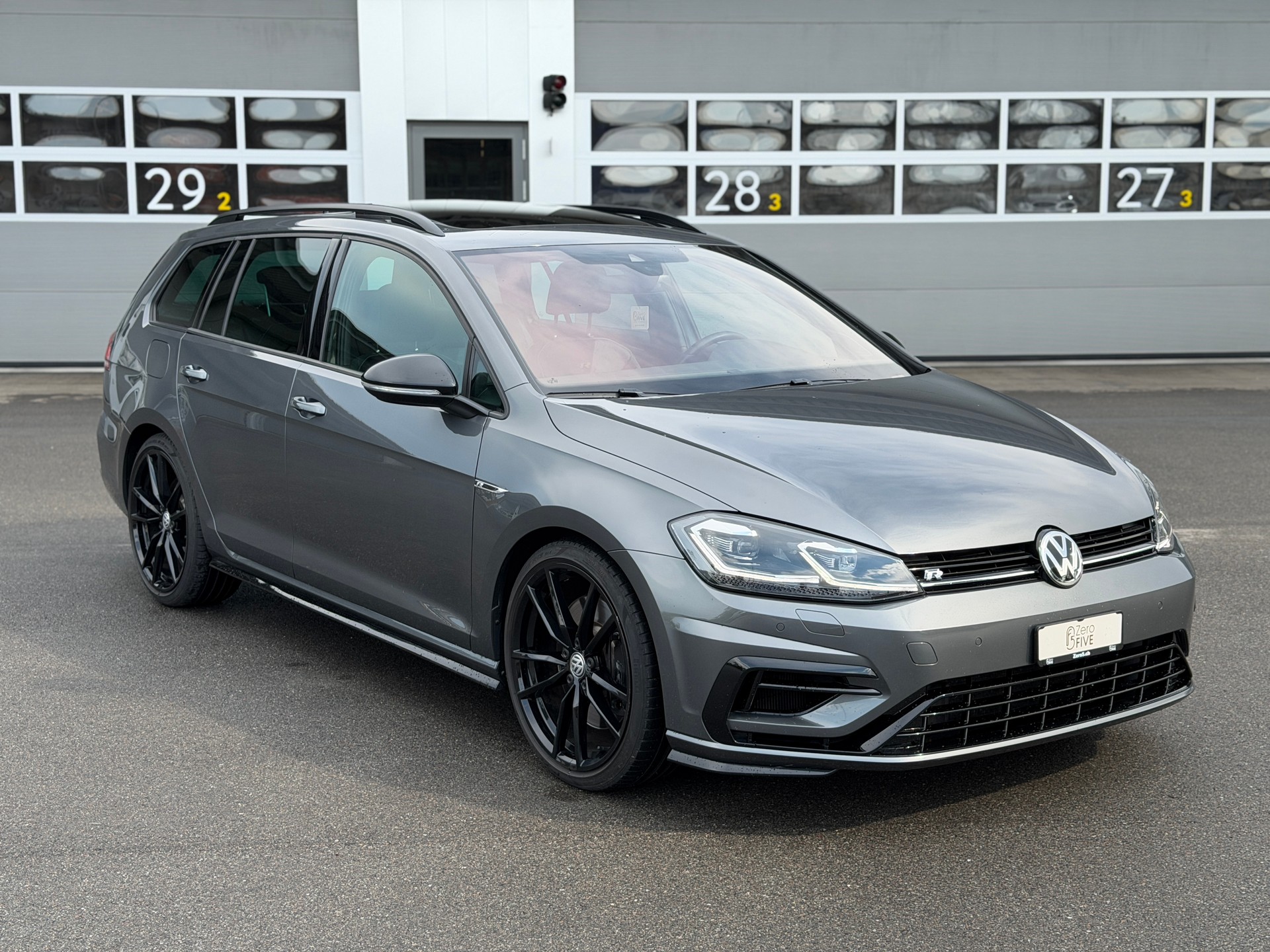 VW Golf Variant 2.0 TSI R 4Motion DSG-image-0