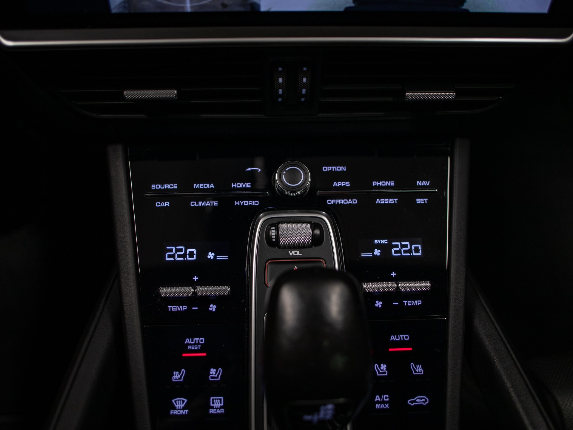 PORSCHE Cayenne Turbo S E-Hybrid-image-29
