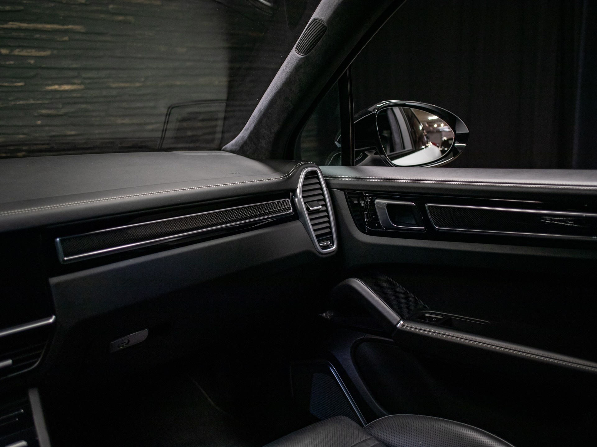 PORSCHE Cayenne Turbo S E-Hybrid-image-27