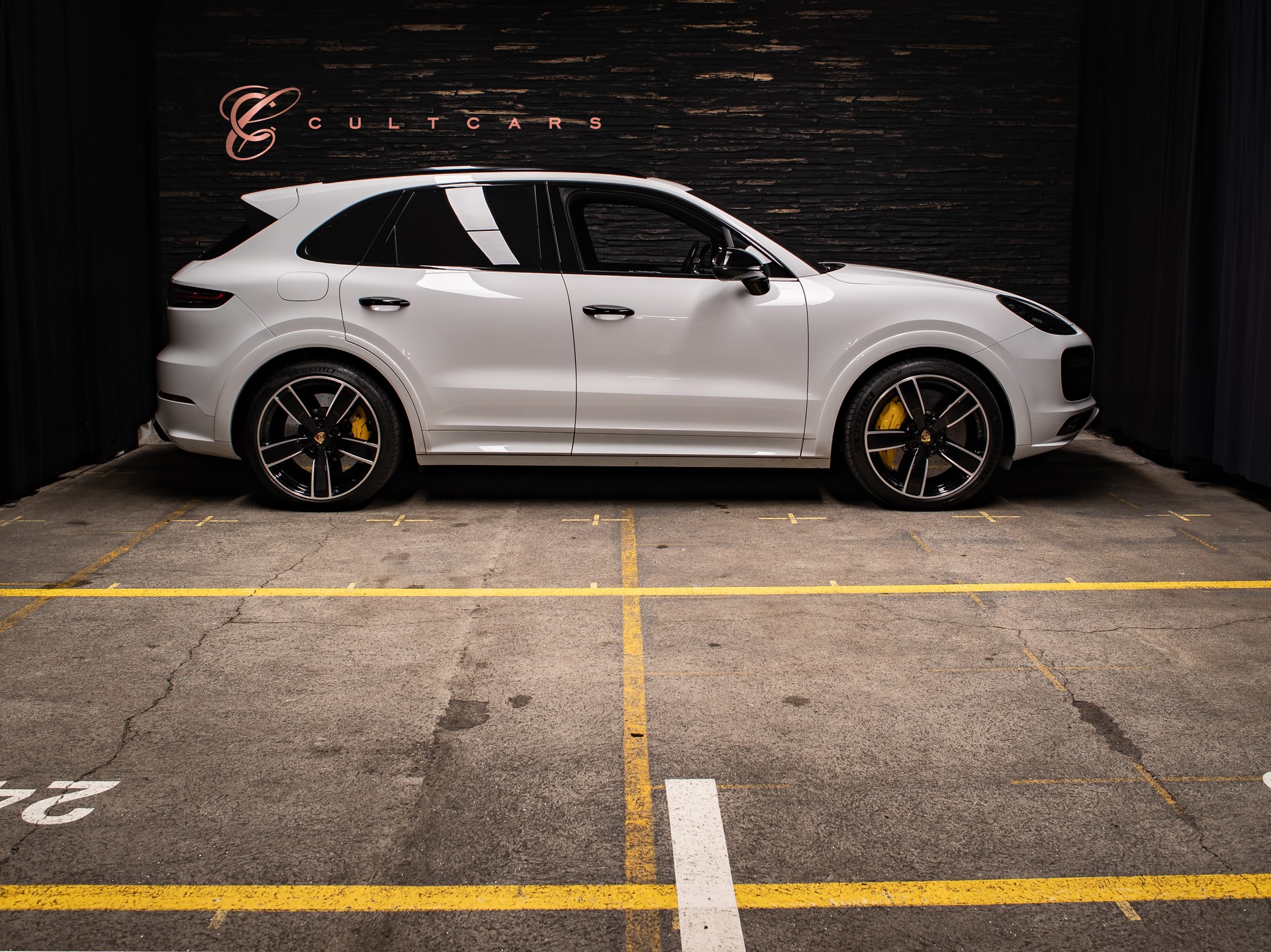 PORSCHE Cayenne Turbo S E-Hybrid-image-0