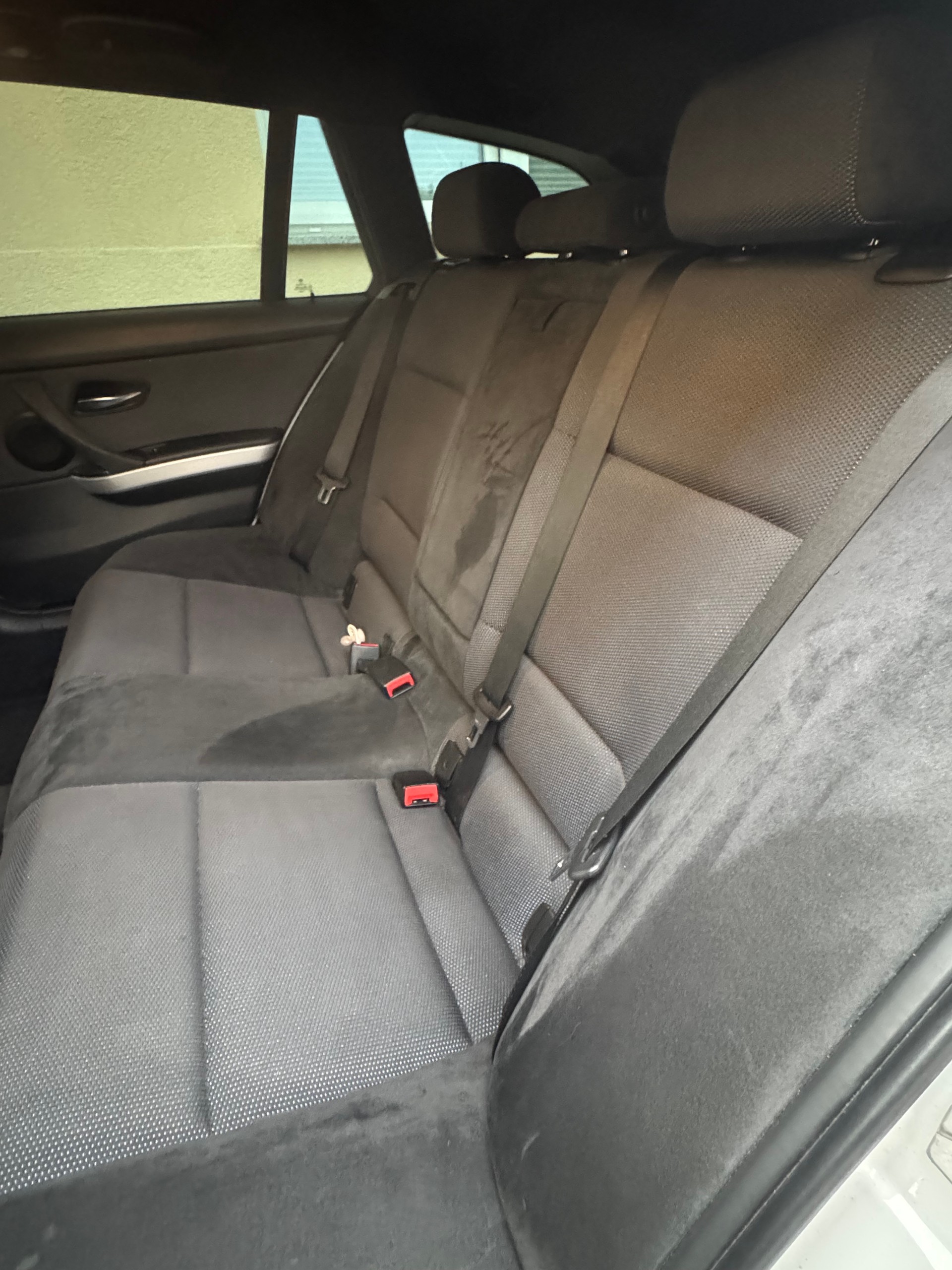BMW 320d xDrive Touring-image-7