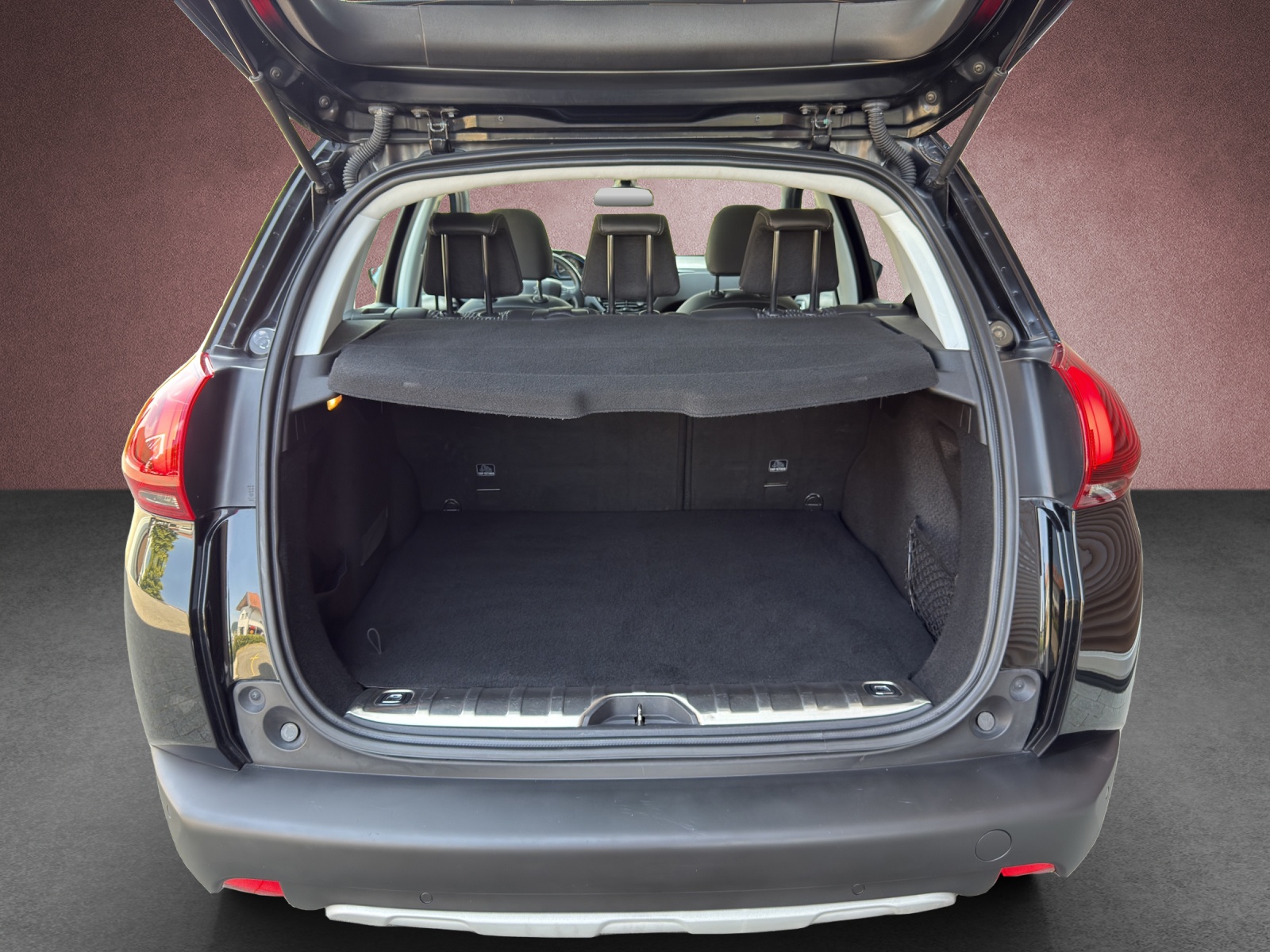 PEUGEOT 2008 1.2 PureTech Allure-image-12
