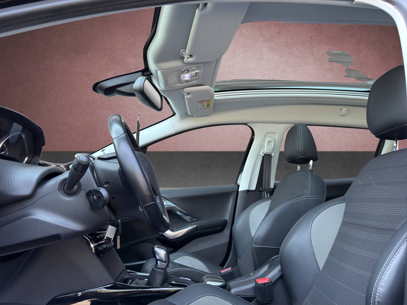PEUGEOT 2008 1.2 PureTech Allure-image-11