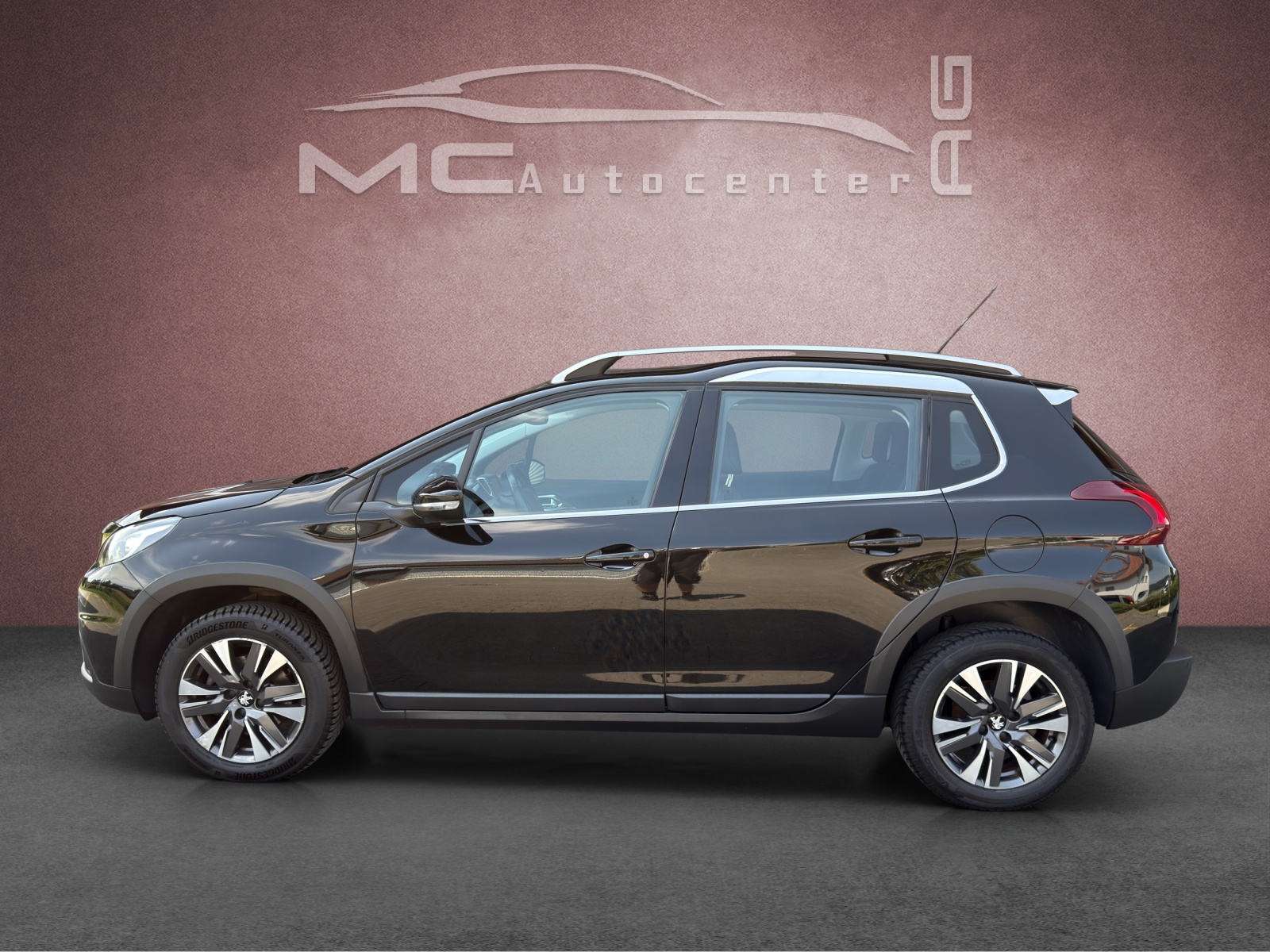 PEUGEOT 2008 1.2 PureTech Allure-image-1