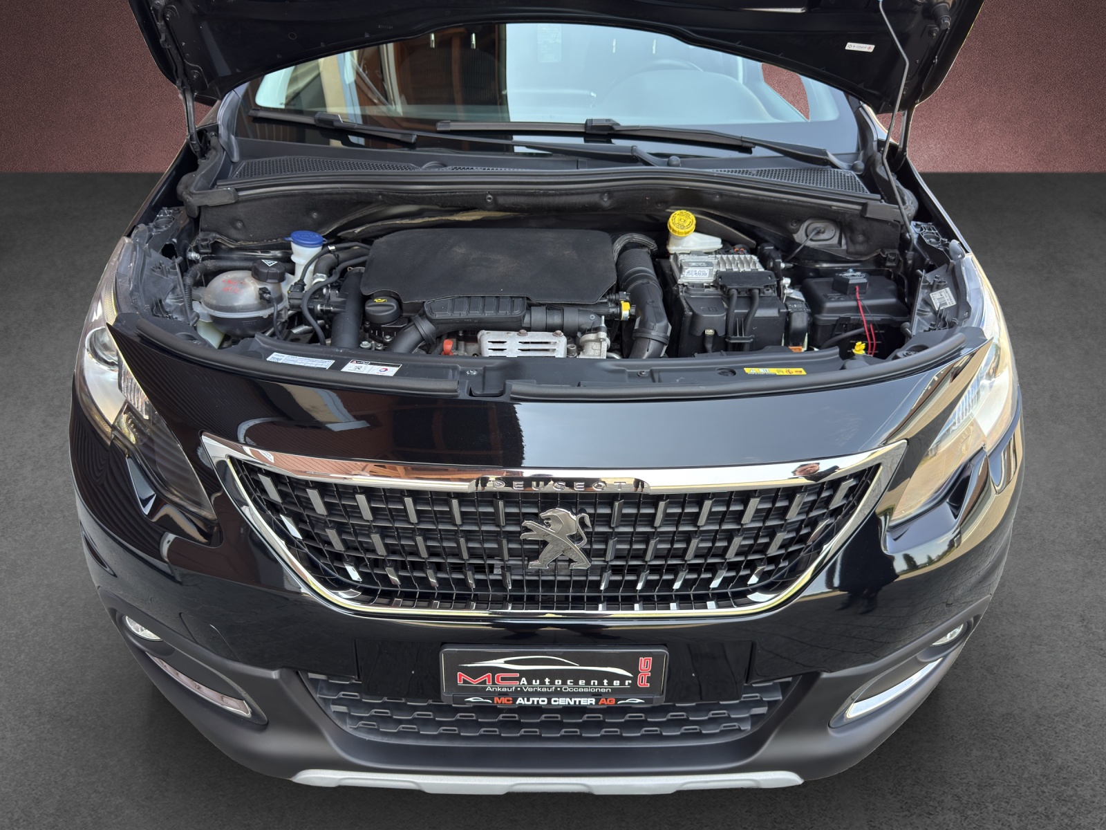 PEUGEOT 2008 1.2 PureTech Allure-image-13