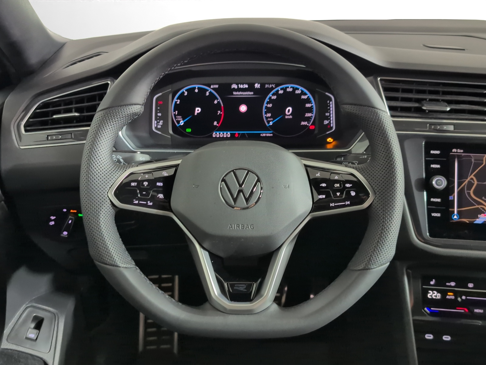 VW Tiguan Allspace 2.0TSI R-Line 4Motion DSG-image-11