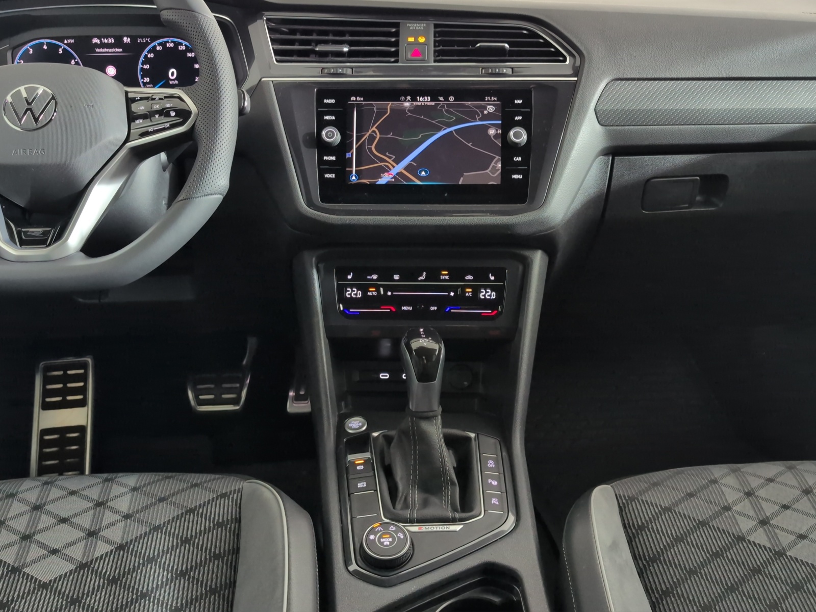 VW Tiguan Allspace 2.0TSI R-Line 4Motion DSG-image-10