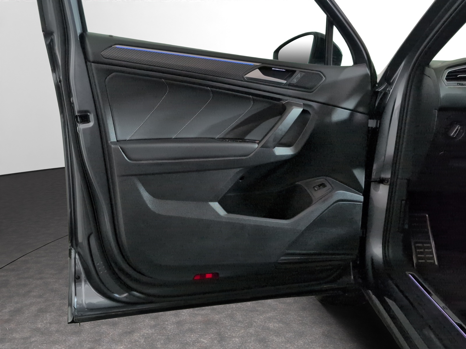VW Tiguan Allspace 2.0TSI R-Line 4Motion DSG-image-13