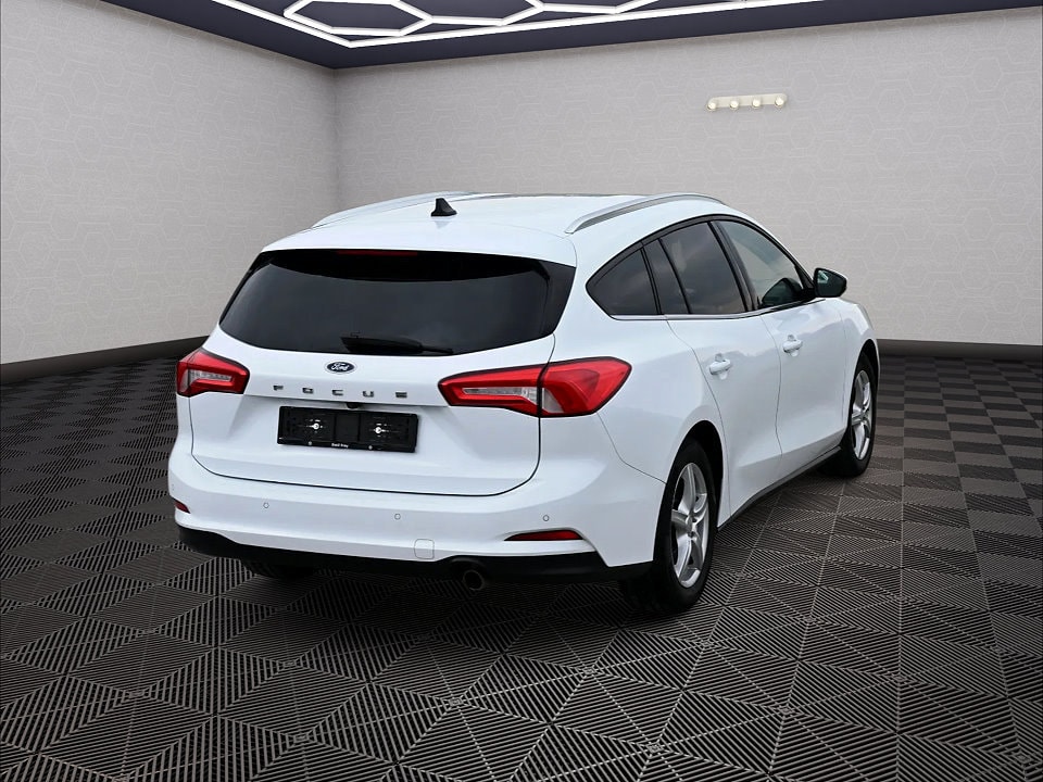 FORD Focus 1.5 SCTi Titanium Automatic-image-2
