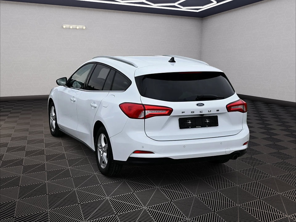 FORD Focus 1.5 SCTi Titanium Automatic-image-3