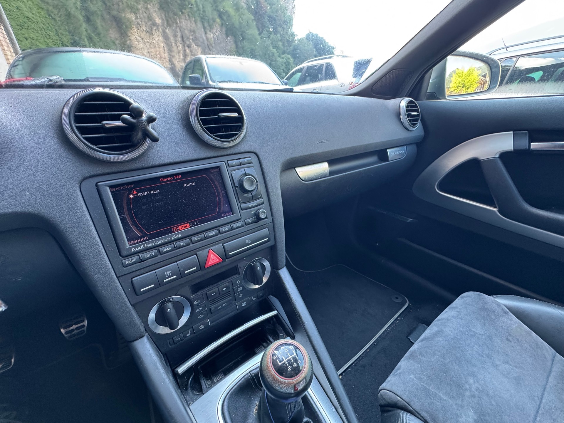 AUDI S3 2.0 Turbo FSI quattro-image-10