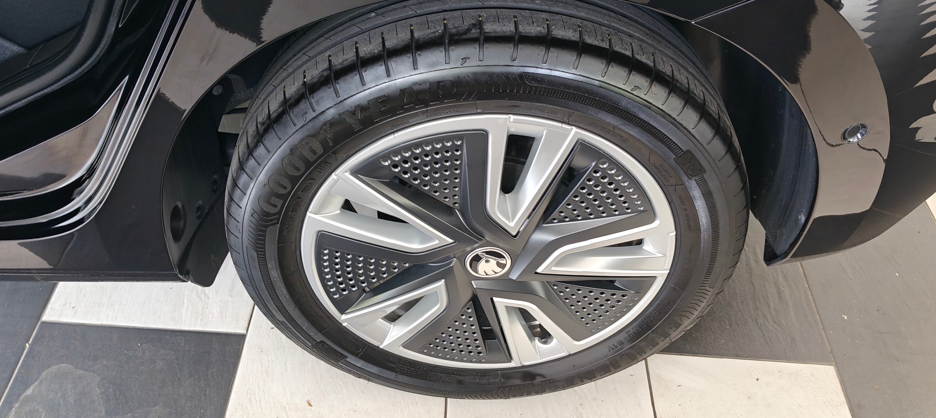 SKODA Fabia 1.0 TSI First Edition DSG-image-8