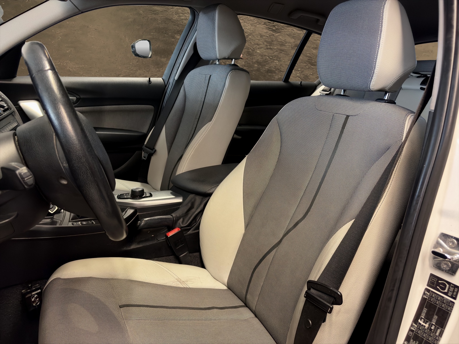 BMW 116i Sport Line Steptronic-image-12