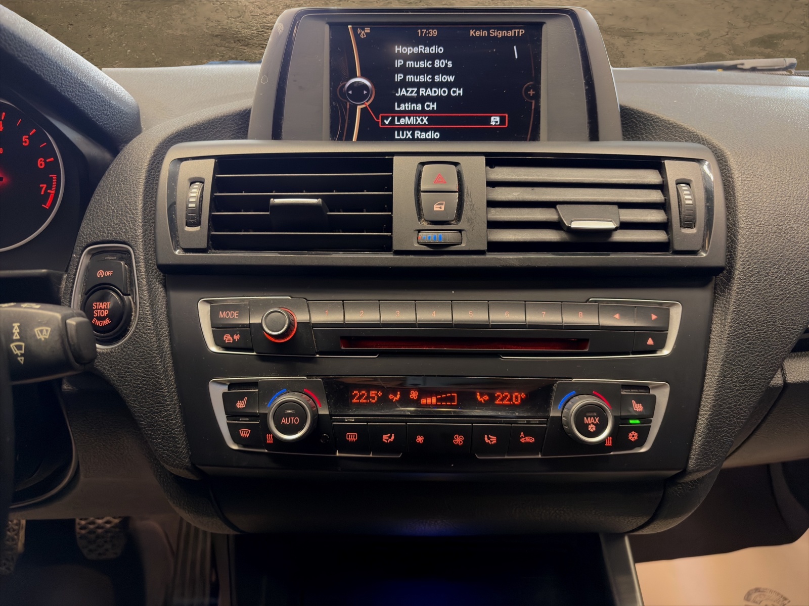 BMW 116i Sport Line Steptronic-image-13