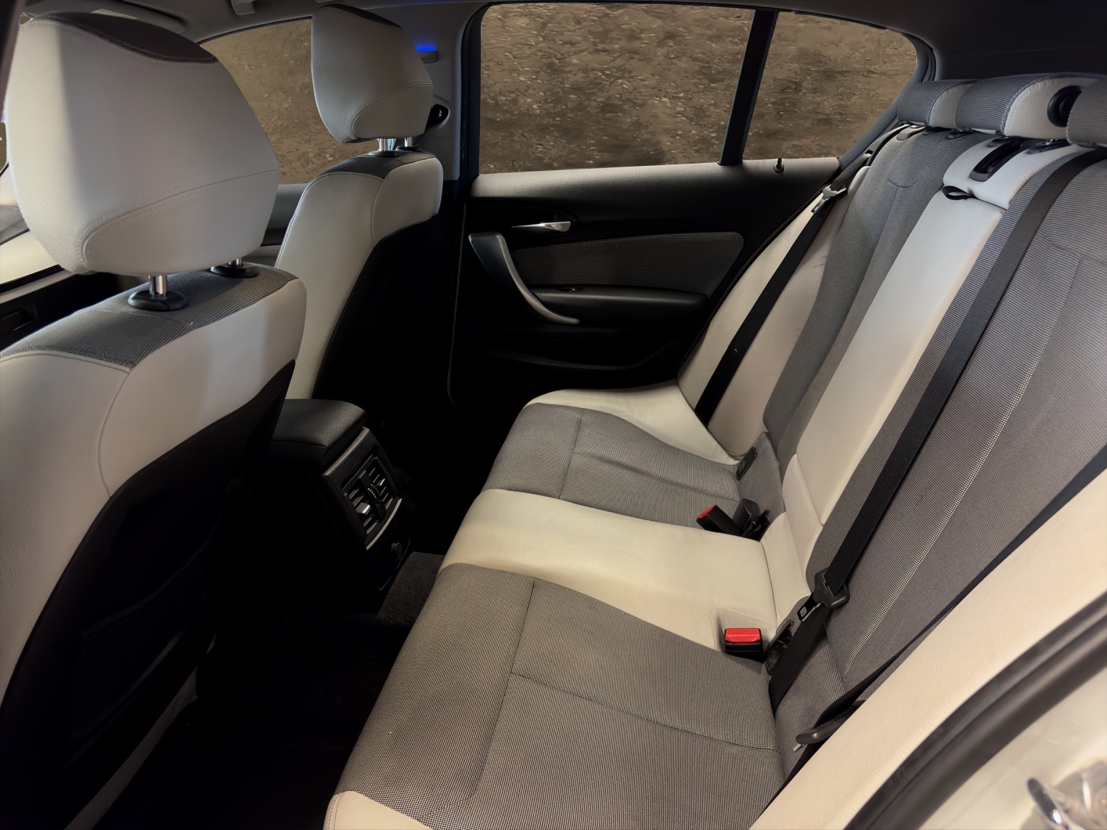 BMW 116i Sport Line Steptronic-image-9