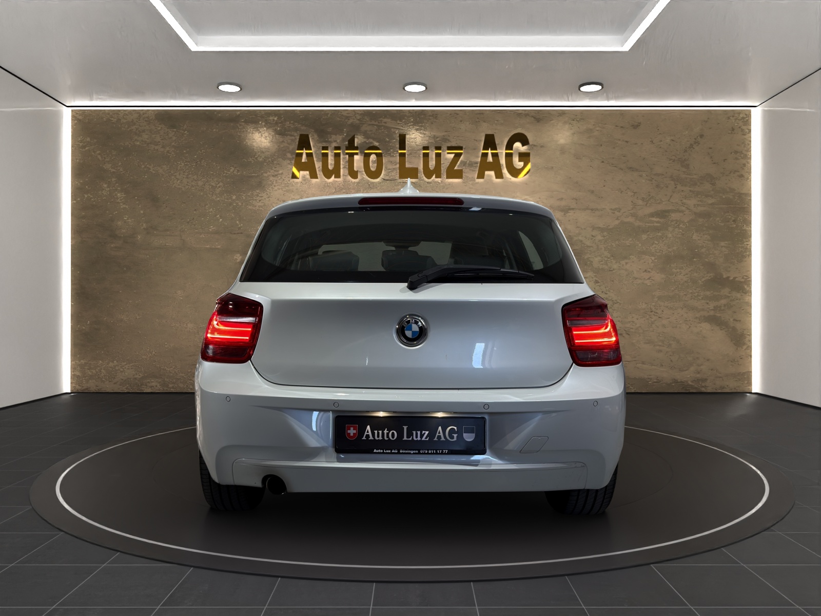 BMW 116i Sport Line Steptronic-image-2