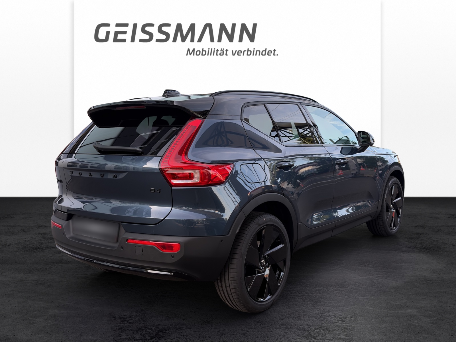 VOLVO XC40 2.0 B4 MH Black Edition-image-5