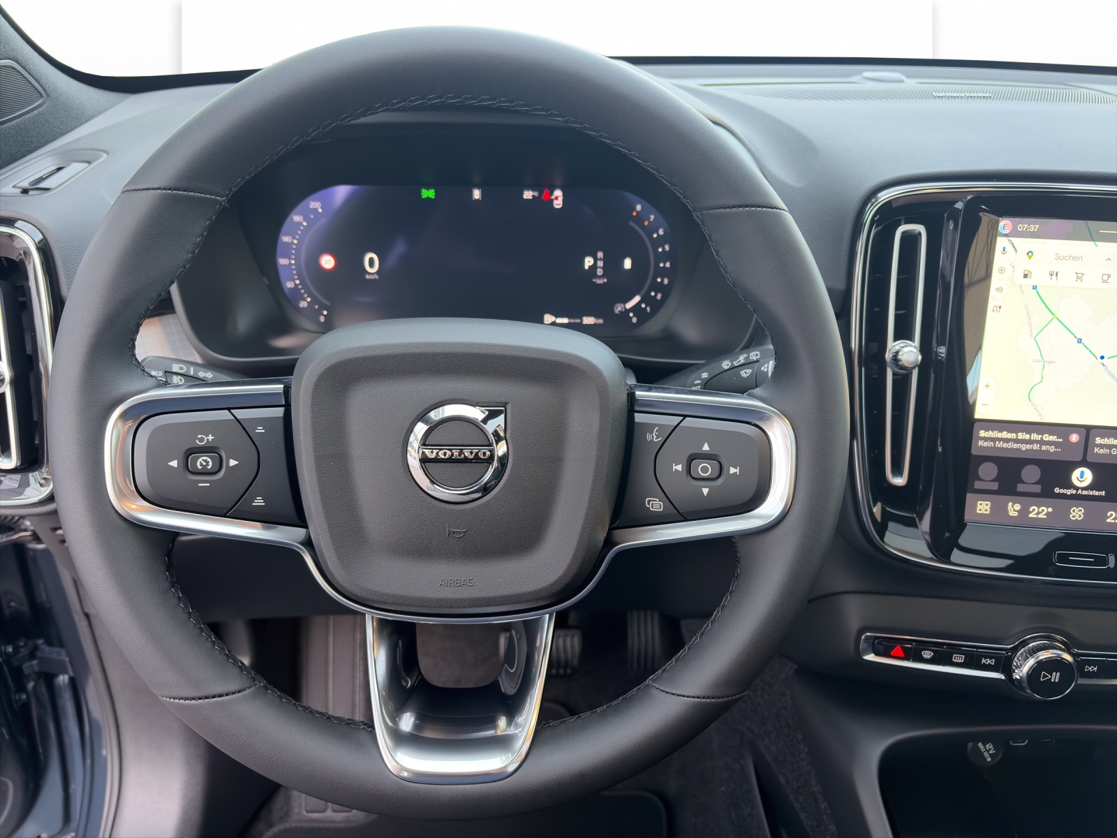 VOLVO XC40 2.0 B4 MH Black Edition-image-9