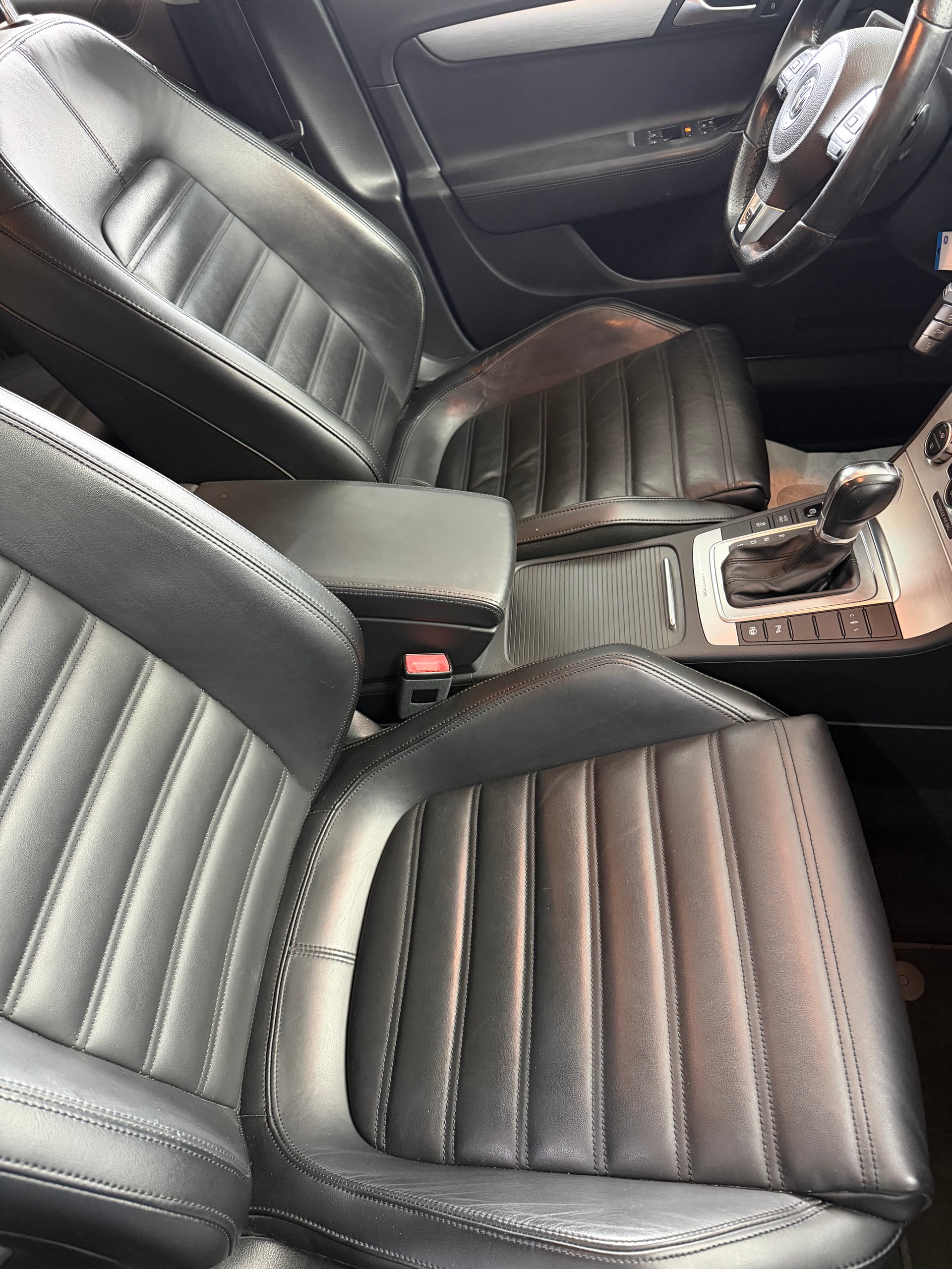 VW Passat Variant 3.6 FSI R-Line 4Motion DSG-image-4