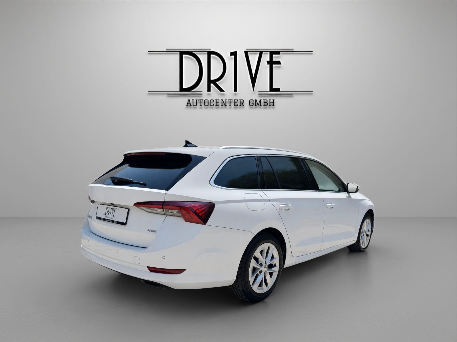 SKODA Octavia Combi 2.0 TDI DSG Ambition 4x4-image-4