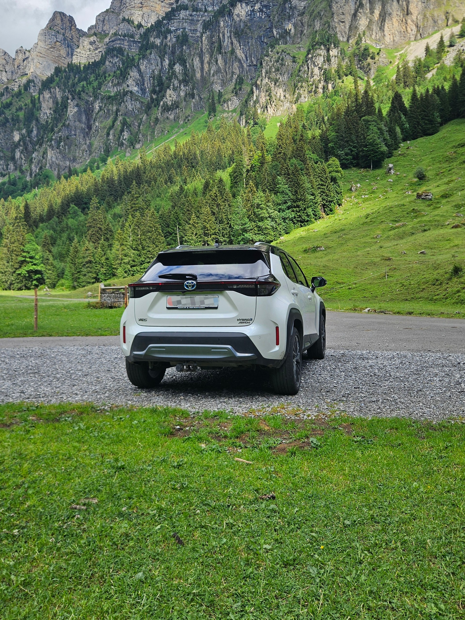 TOYOTA 1.5 VVT-i HSD Adventure AWD-i-image-1