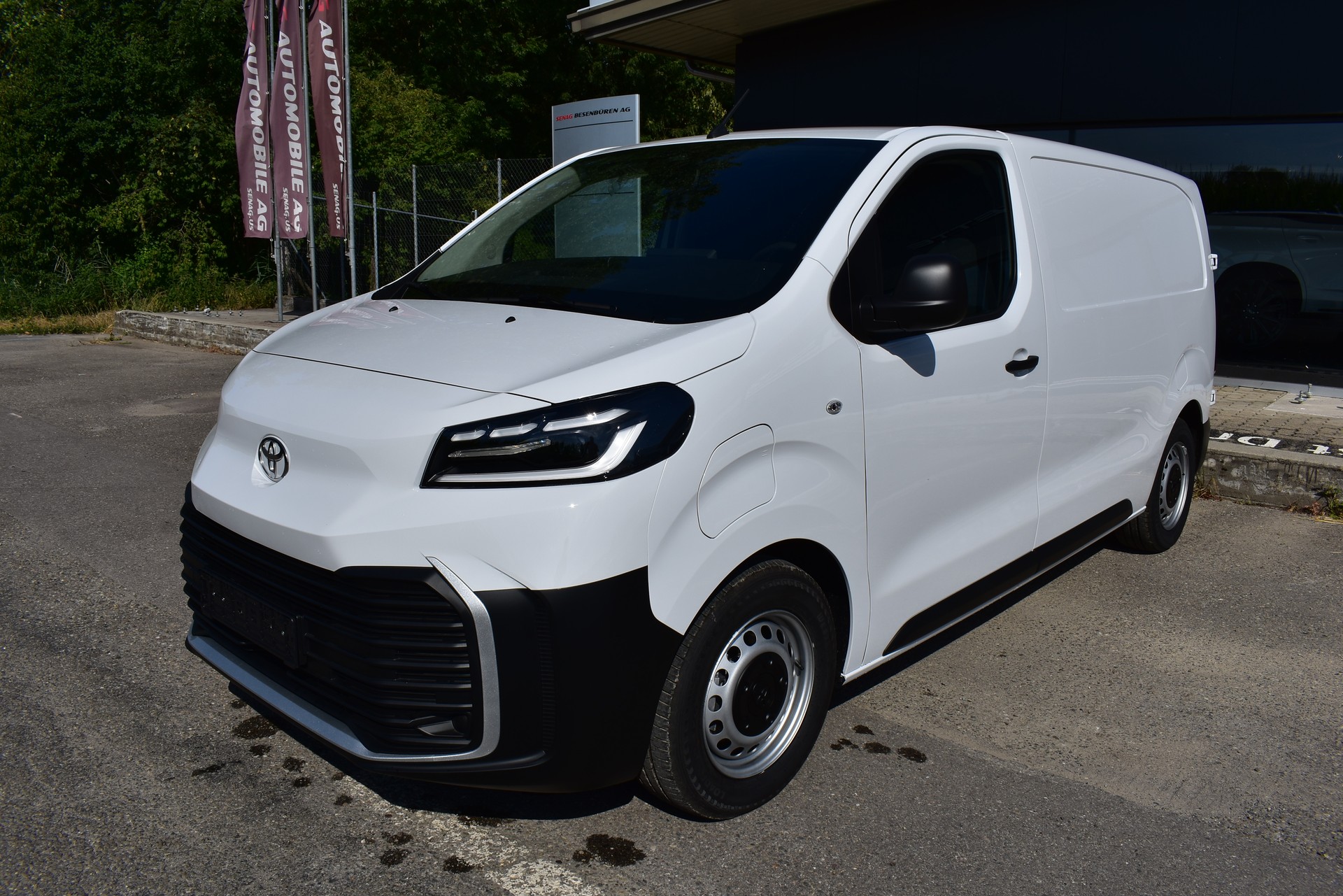 TOYOTA Proace EV 75kWh Medium Active-image-2