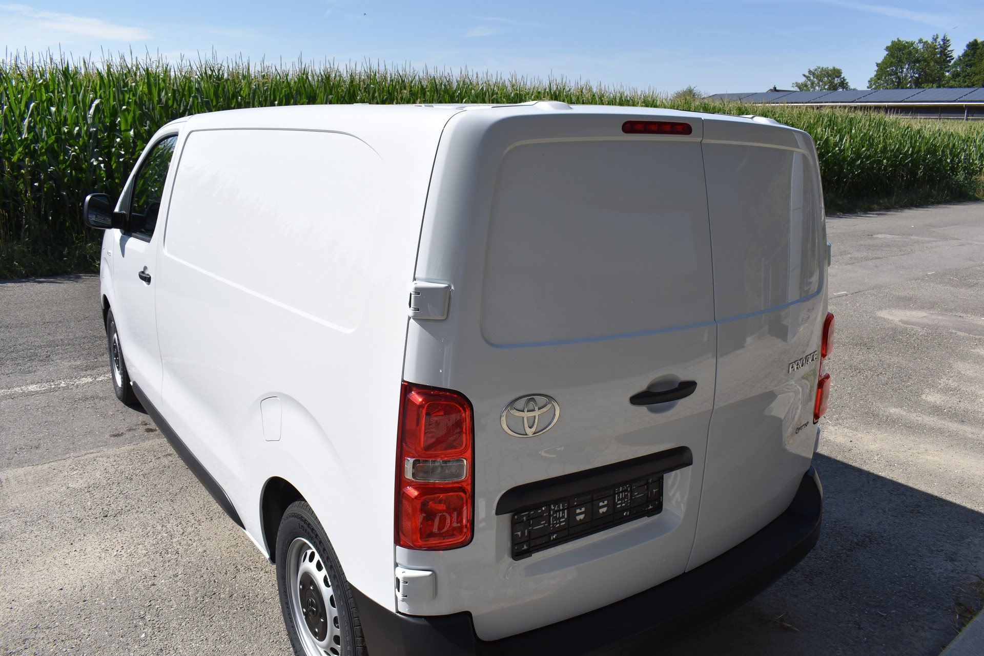 TOYOTA Proace EV 75kWh Medium Active-image-8