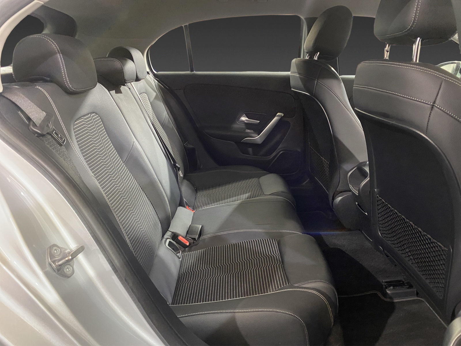 MERCEDES-BENZ A 200 Progressive-image-16
