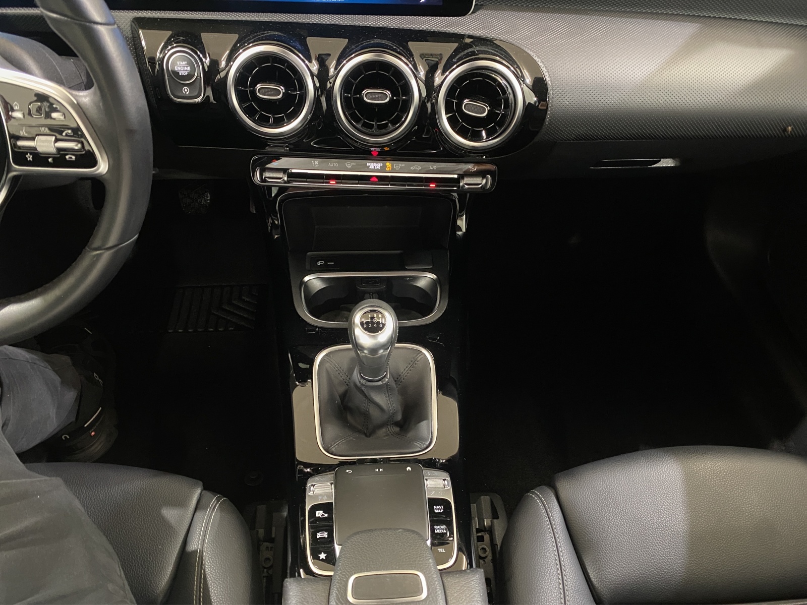 MERCEDES-BENZ A 200 Progressive-image-13