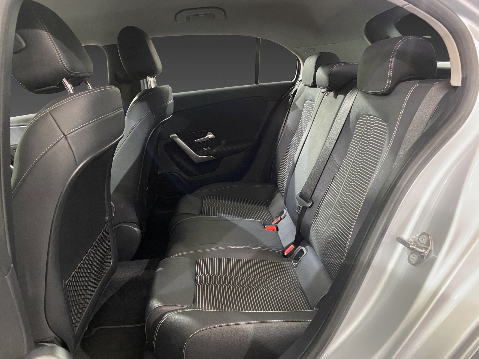 MERCEDES-BENZ A 200 Progressive-image-15